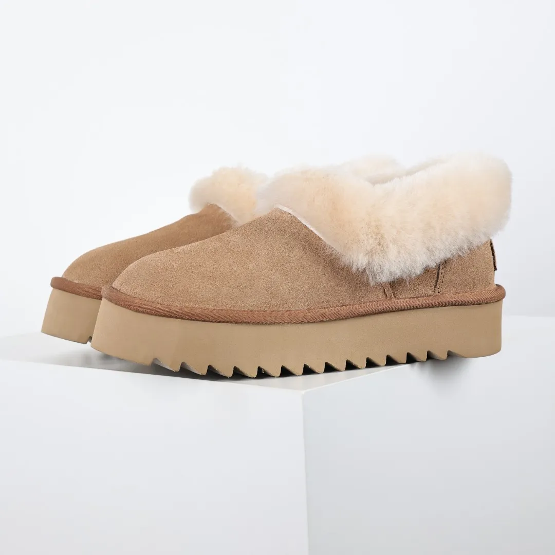 Pick up locally 💰580 Core recommendation Good price It is a very suitable choice for home use. In recent years, uug has launched a series of styles, which are partially geared towards the preferences of young consumers and have also moved to the forefront of fashion trends. Shoe body material: water-repellent coated suede upper, 17 mm UGGPURE™ implantable wool insole, lightweight non-slip and comfortable rubber outsole, with brand LOGO and trademark, with full packaging Size: 35 36 37 38 39 40